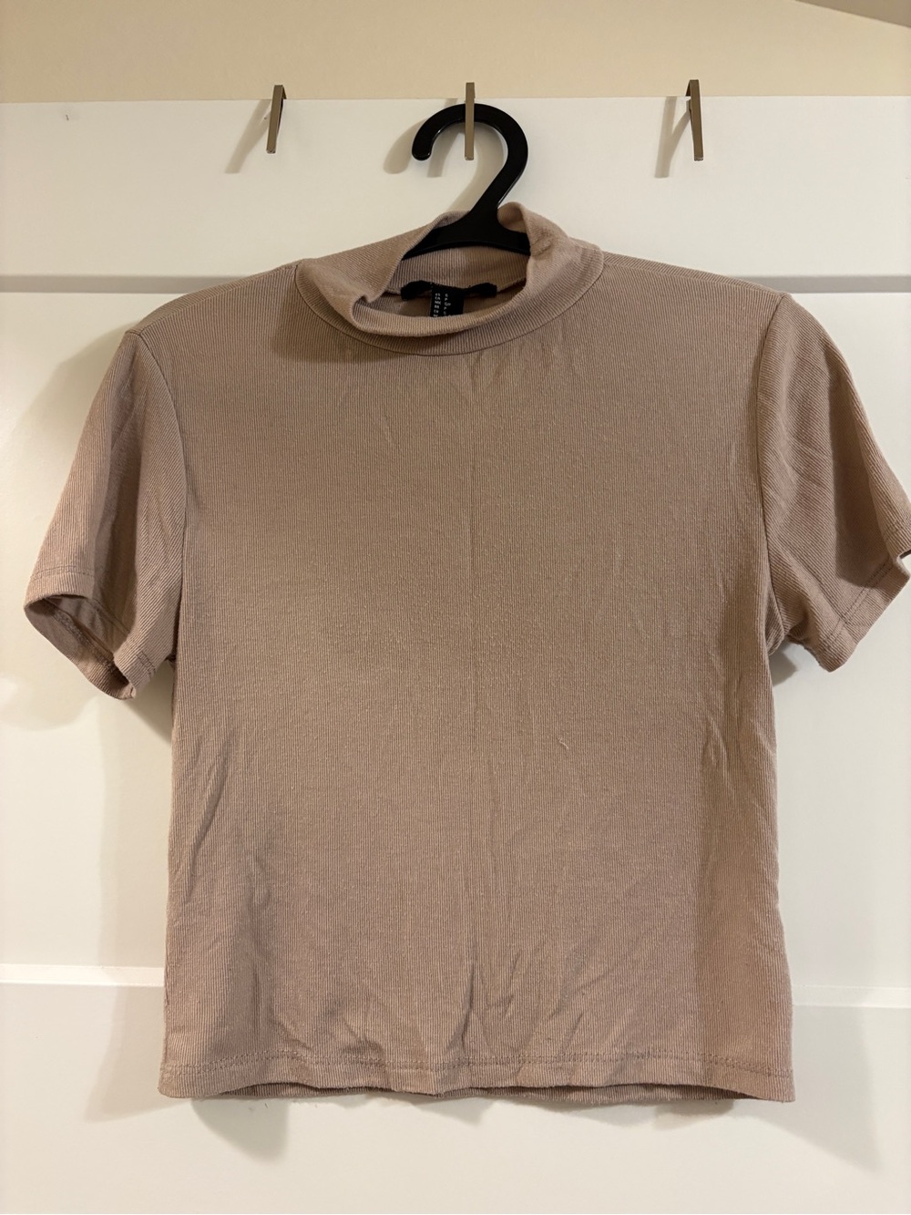 Forever 21 Women's Short-Sleeve Mock Neck Crop Top in Taupe